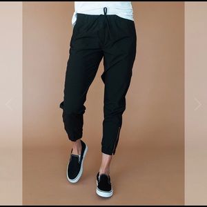 Albion Jetsetters  jogger pant size Large